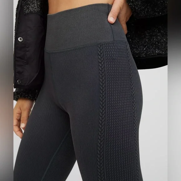 NWT OFFLINE By Aerie Big Chill Seamless Legging size S - Picture 2 of 10